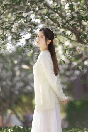 蜜桃女孩